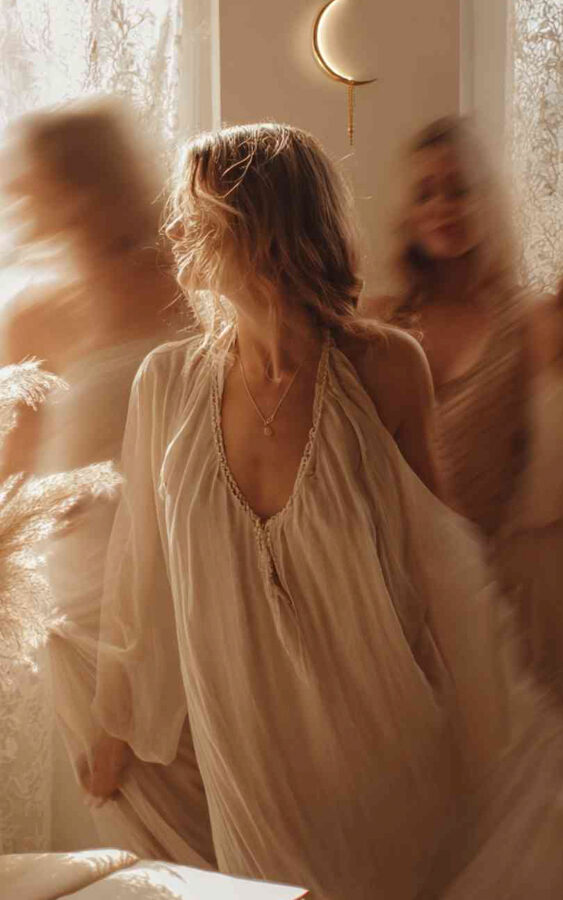 Wie ich zur Astrologie fand und warum sie Sichtbarkeit von innen nach außen möglich macht.