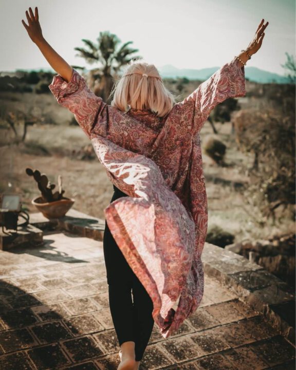 she rises, Animoments,sichtbarkeitsexpertin, astroligin, doterra 25